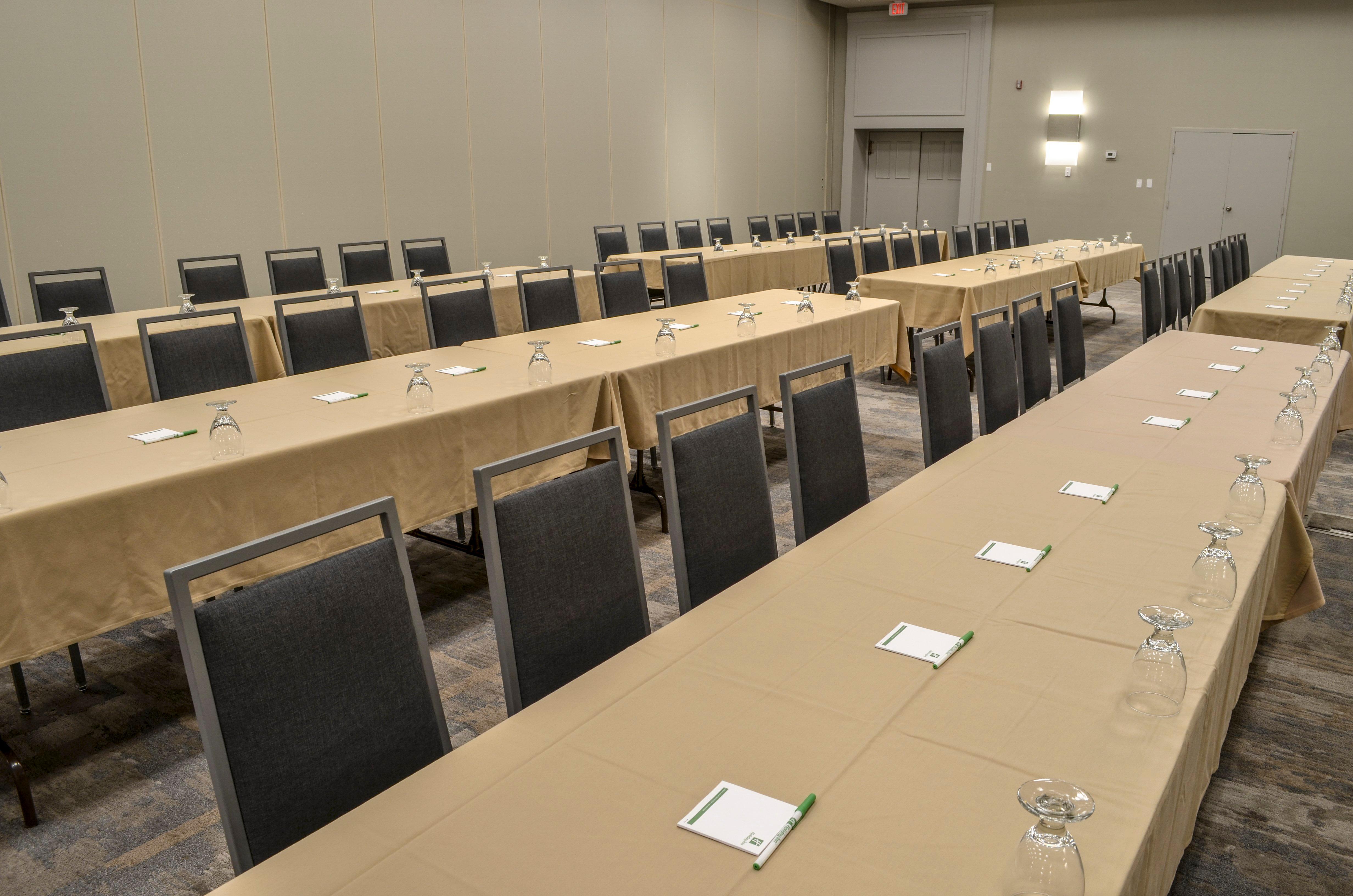 Holiday Inn Fargo By Ihg Екстер'єр фото